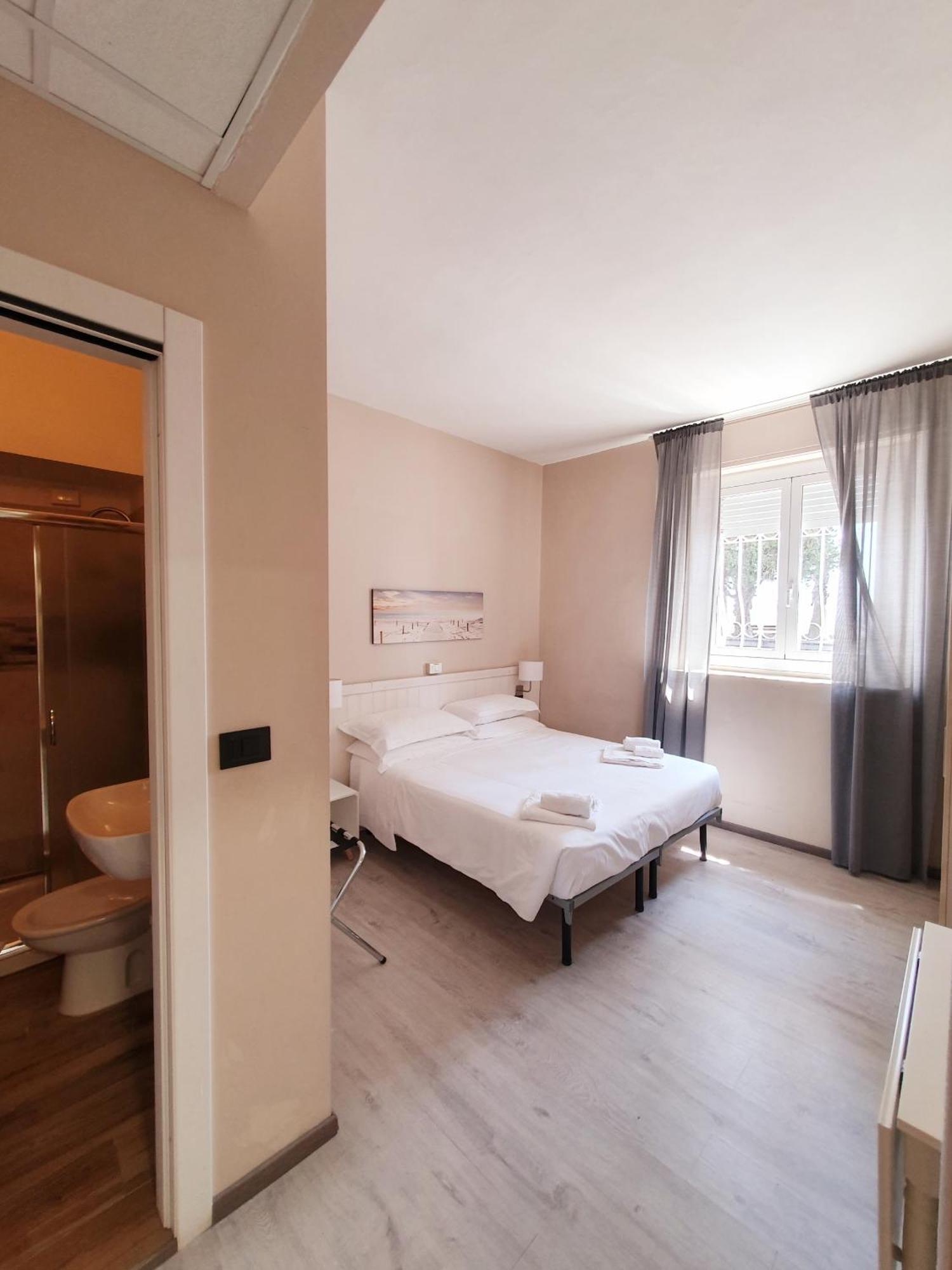 Hotel Vela Bianca H & R Diano Marina Pokoj fotografie
